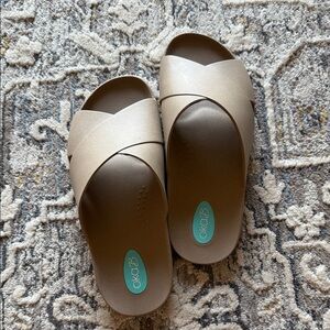 OKA b. Women's Beige Slide Sandals brand new never worn!